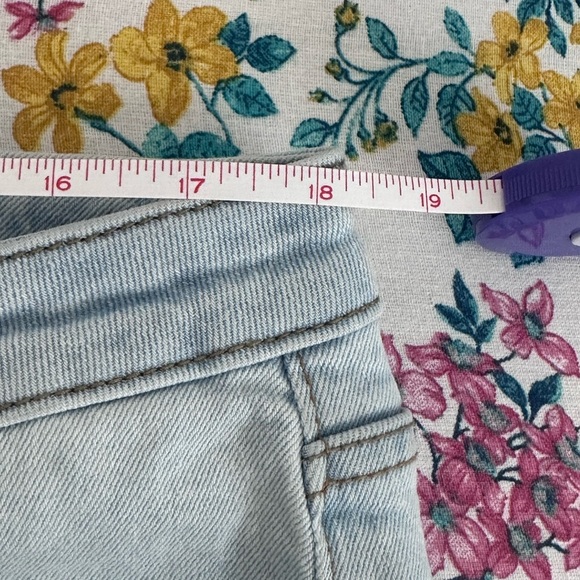 Driftwood Colette Stretch Denim Embroidered Daisy Cuff Crop Jeans Size 16 L27 - Picture 10 of 12